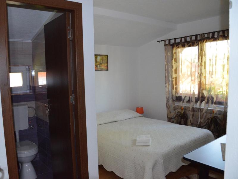 Double Room with Private Bathroom image 2