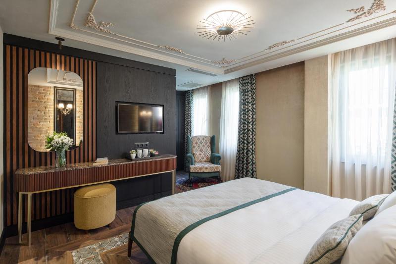 Superior Double Room image 4