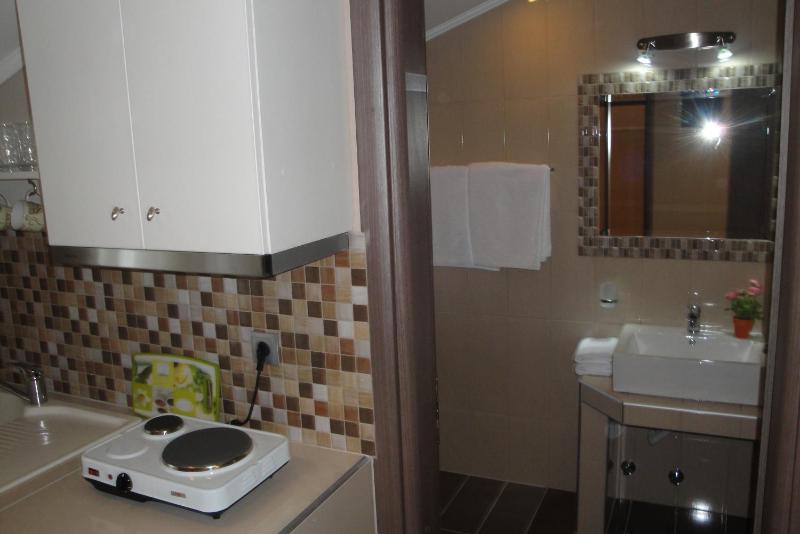 Classic Double Room with Sea View image 2