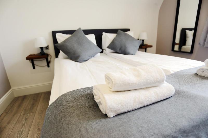Deluxe Double Room image 4