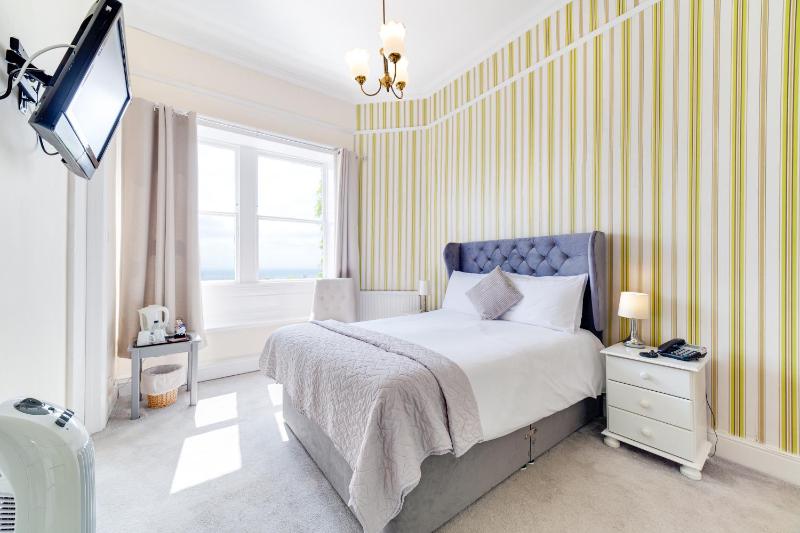 Deluxe Double Room image 3