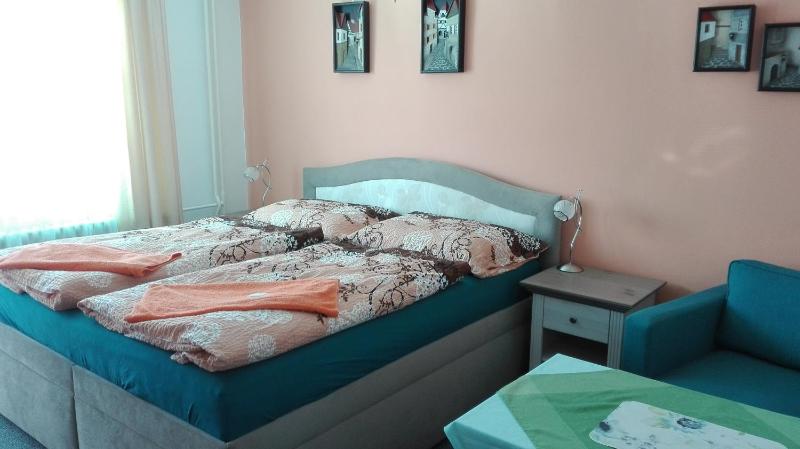 Deluxe Double Room with Shower image 2