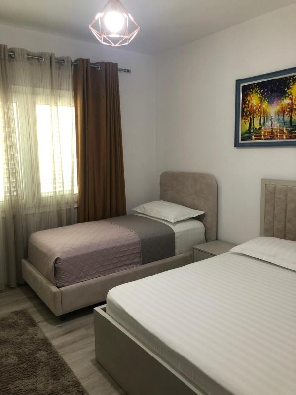 Apartment image 3