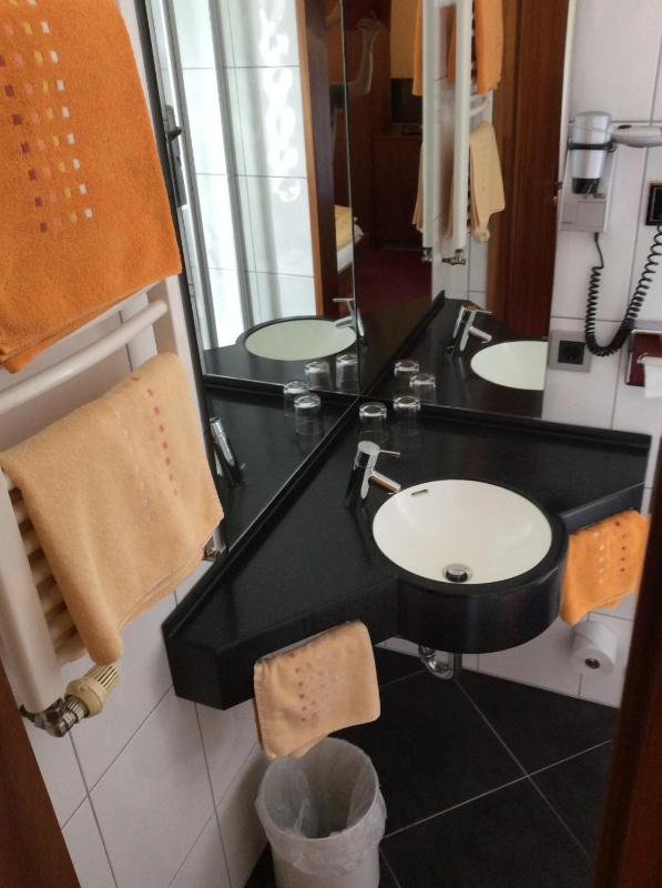 Small Double or Twin Room image 3