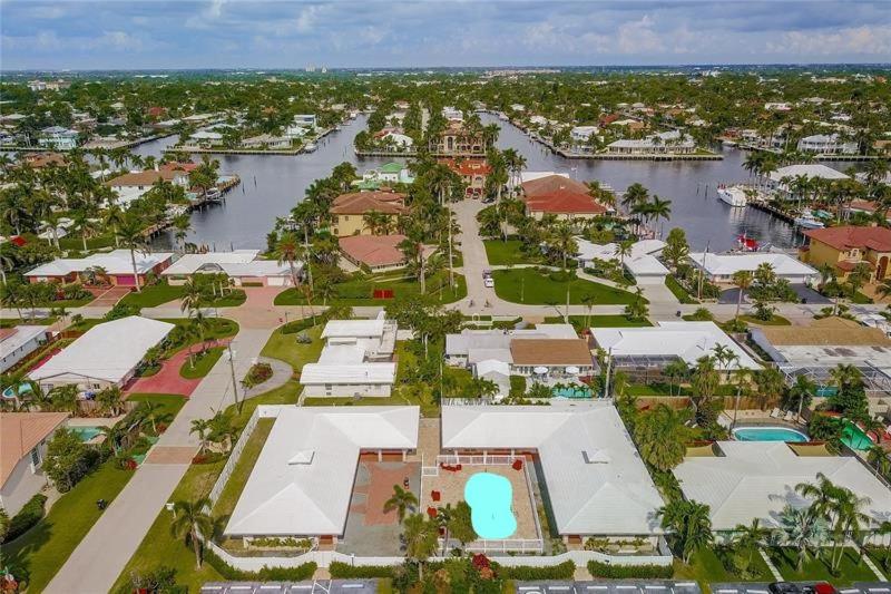 Dolphin Isles Resort - image 1