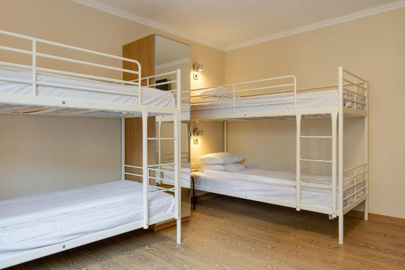 Triple Room with Shared Bathroom image 1