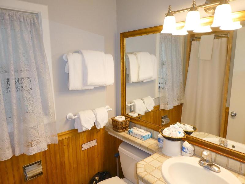 King Room image 2