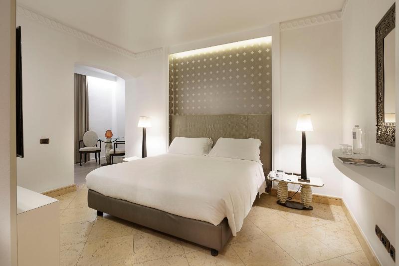 Superior Double or Twin Room with Terrace image 4