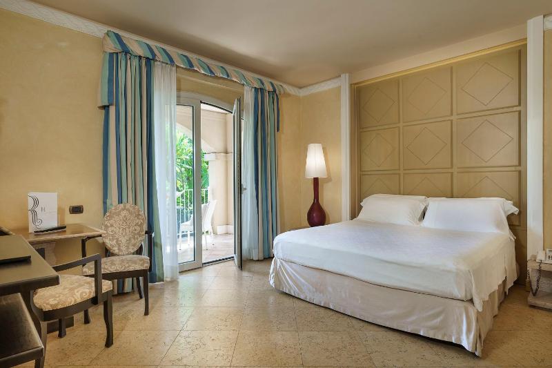 Superior Double or Twin Room with Terrace image 1