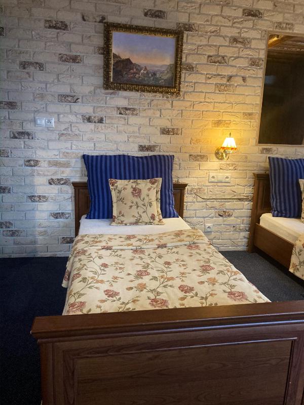 Triple Room with Private Bathroom image 3