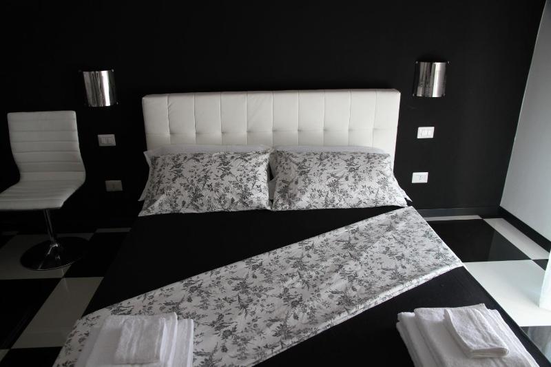 Double Room image 4