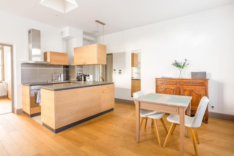One-Bedroom Apartment Cypres Chauve image 3