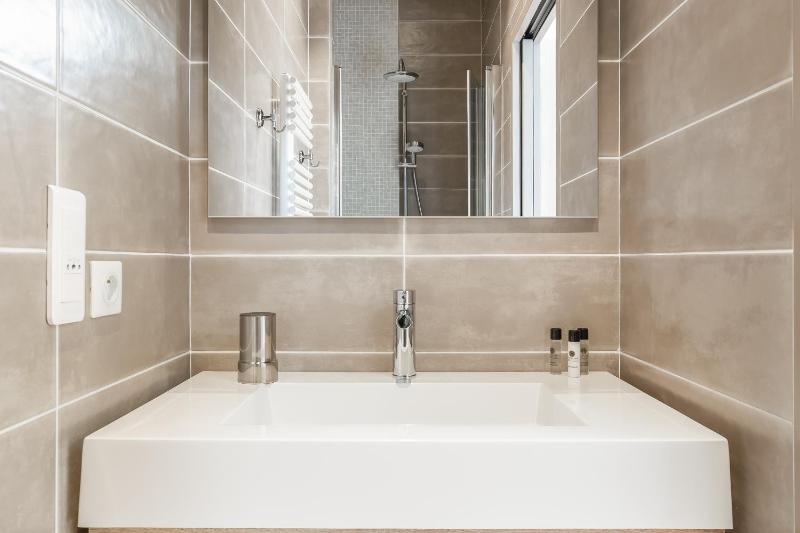 One-Bedroom Apartment Cypres Chauve image 2