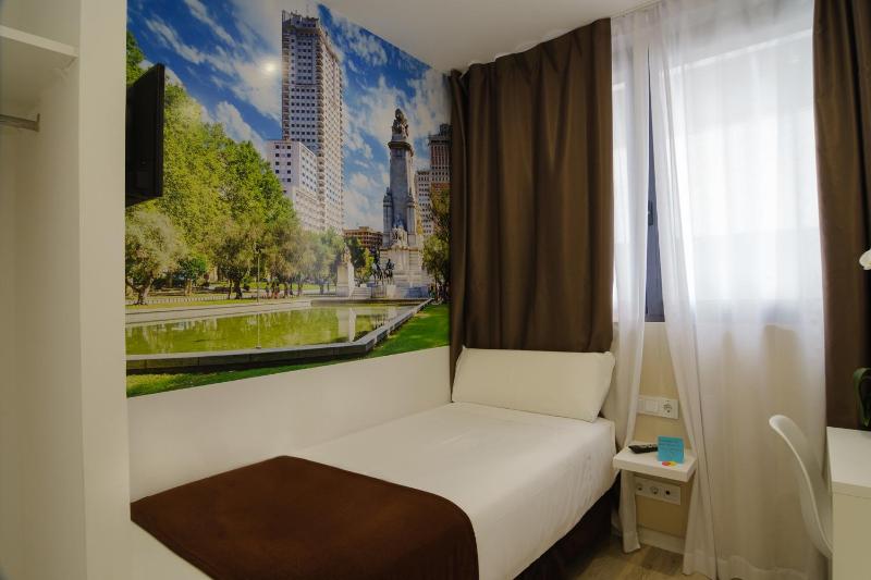 Hotel BESTPRICE Alcalá - image 3