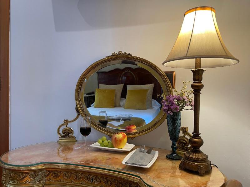 Standard Double Room image 3