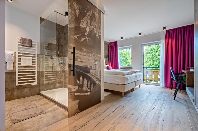 Deluxe Double Room image 1