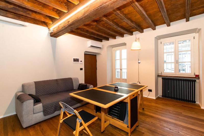 GuestHost - Stylish Quardilatero Romano Central Flat - image 15