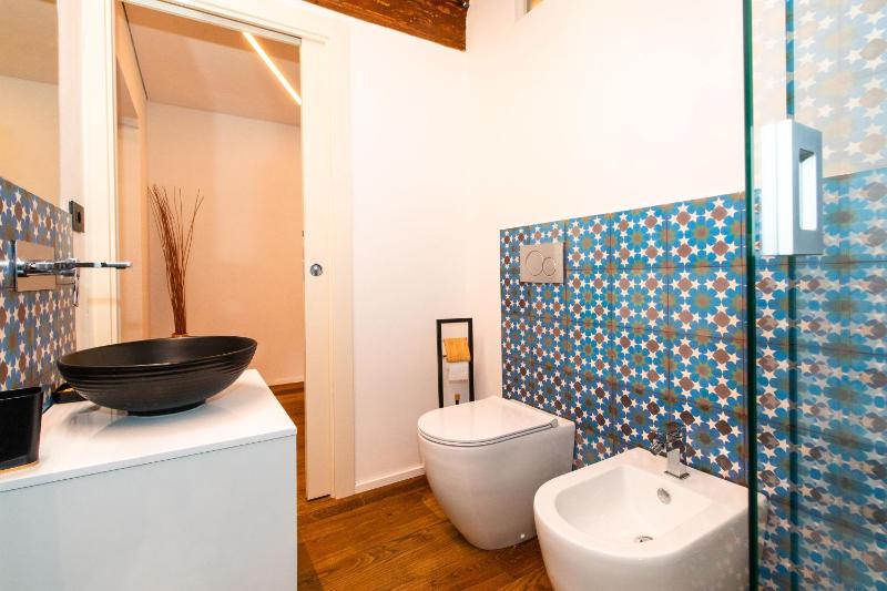 GuestHost - Stylish Quardilatero Romano Central Flat - image 5