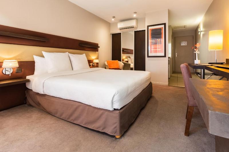 Studio double bed image 4