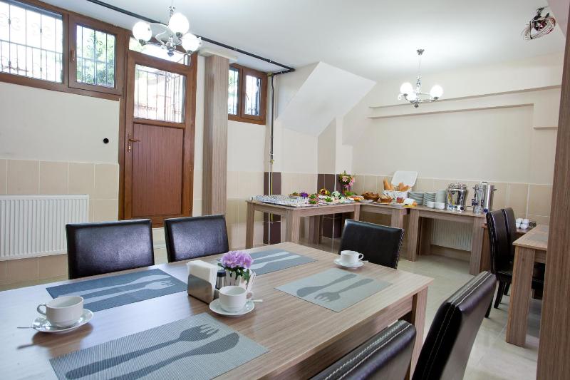 Economy Double Room image 3