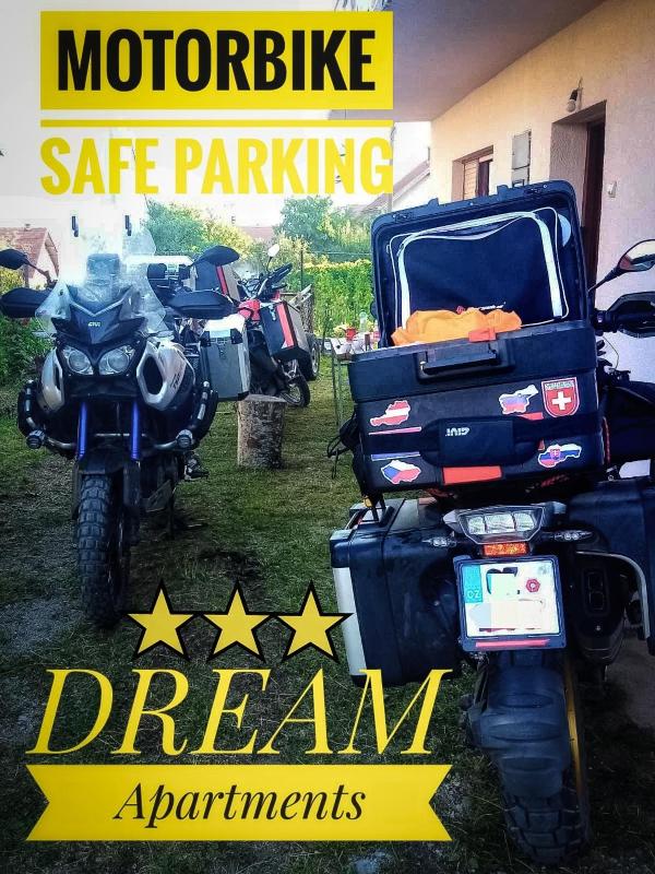 Standard Double Room image 3