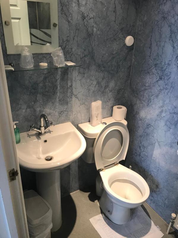 Double Room with Private Bathroom image 3