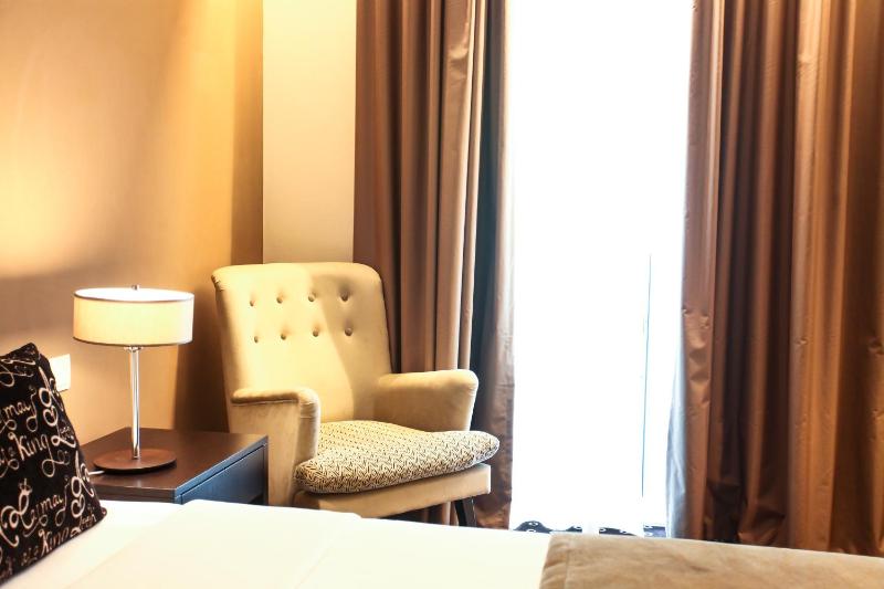 Double Room image 2