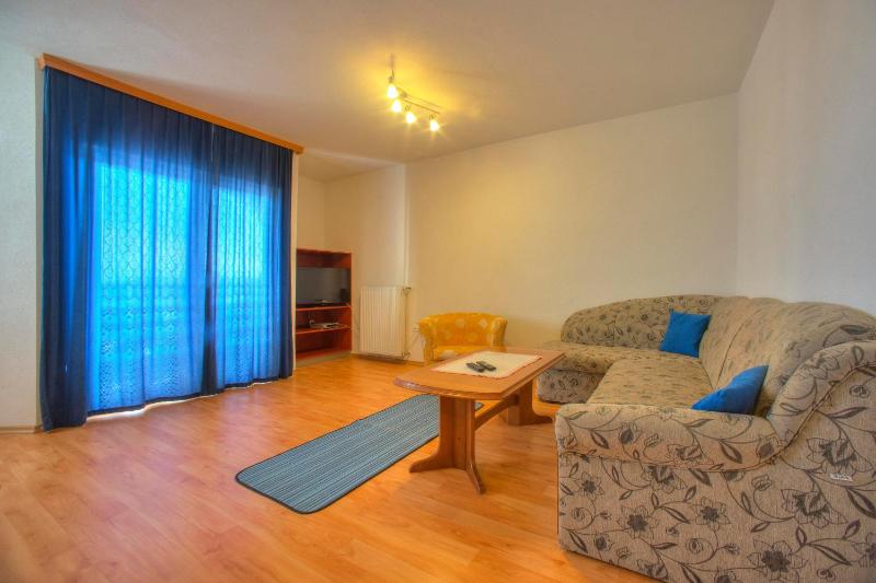 Apartments Peran - image 12