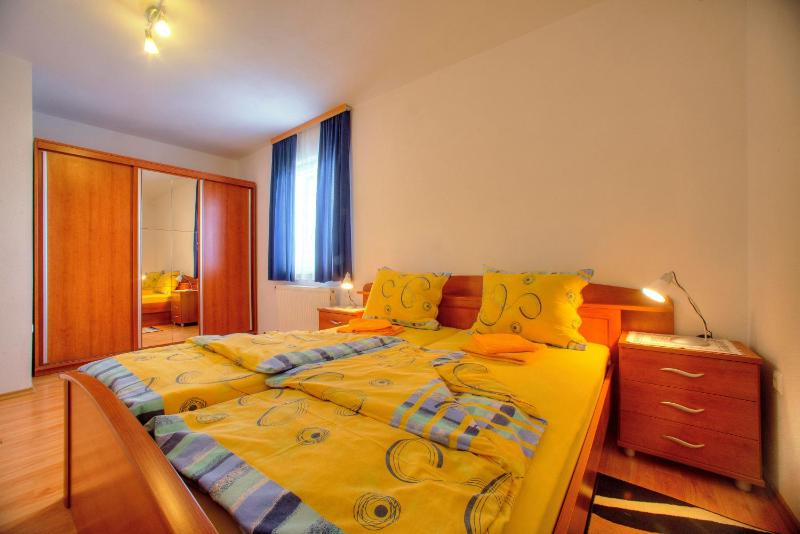 Apartments Peran - image 10