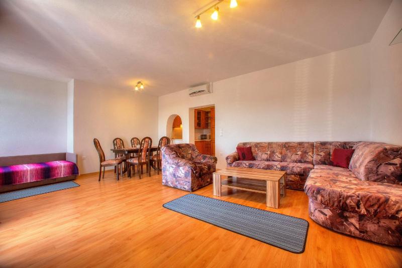 Apartments Peran - image 9