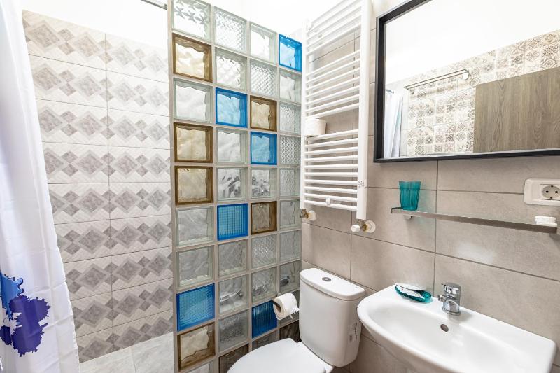 Standard Triple Room image 4