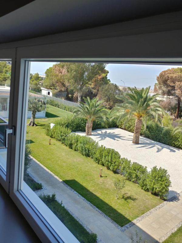 Double Room with Balcony image 3