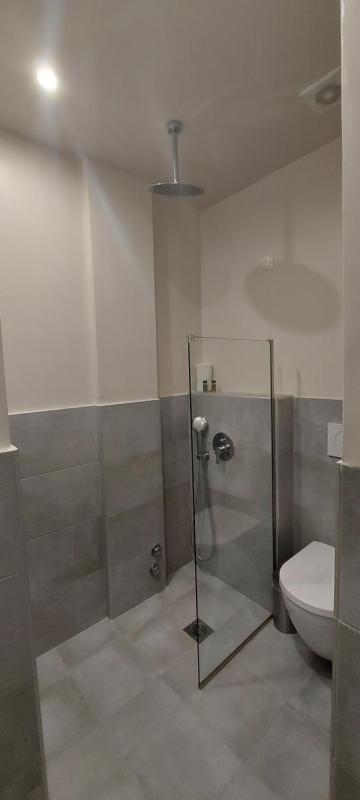 Standard Double Room image 3