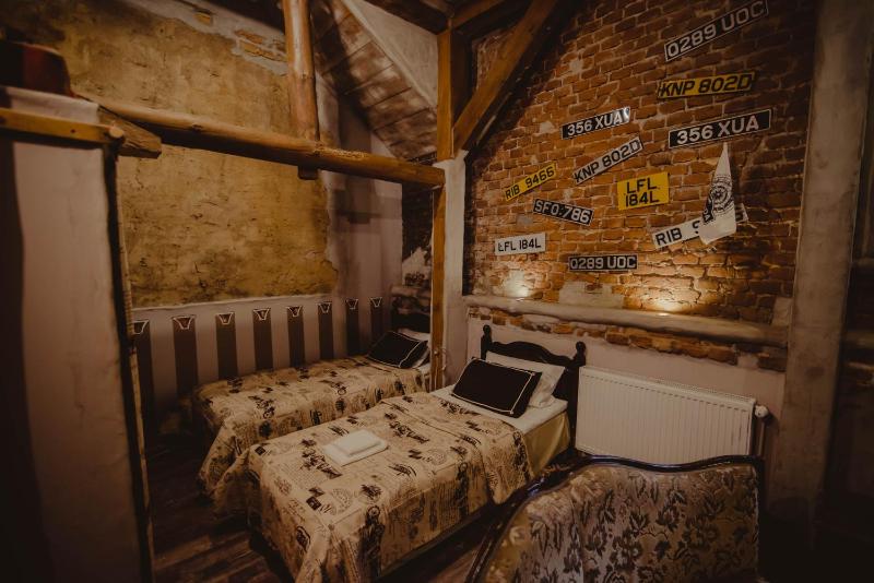 Twin Room image 1