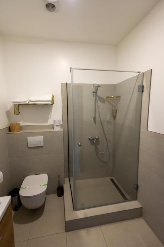 Superior King Room image 3