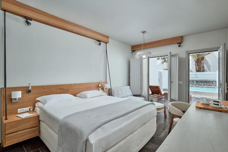 Suite with Private Pool image 2