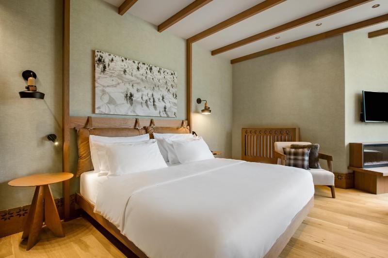 Junior Suite with Dolomites View image 4
