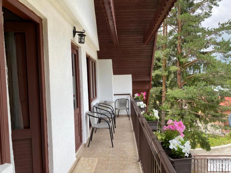 One-Bedroom Apartment with Balcony image 2