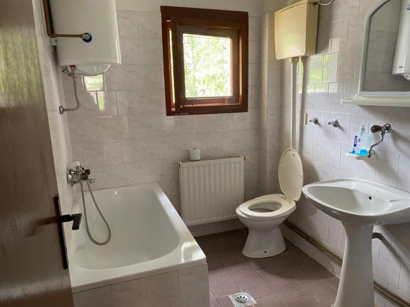 One-Bedroom Apartment with Balcony image 3