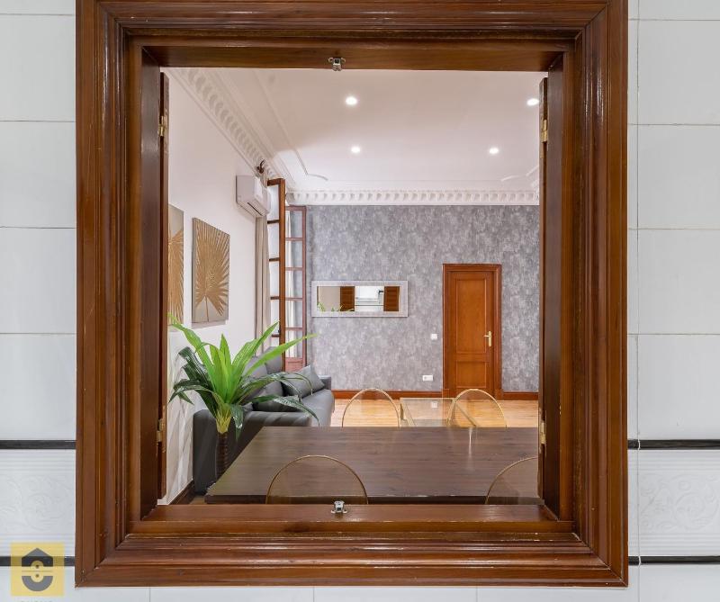 One-Bedroom Apartment image 4