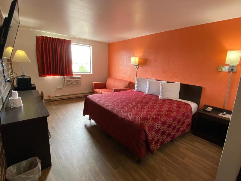 King Room image 3