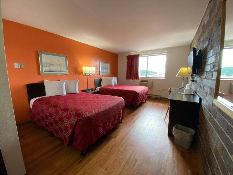 Double Room image 4
