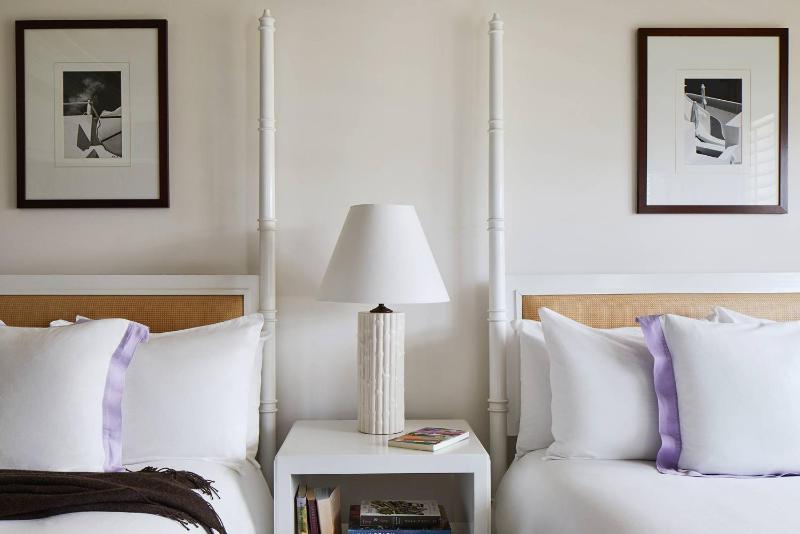 Double Room image 3