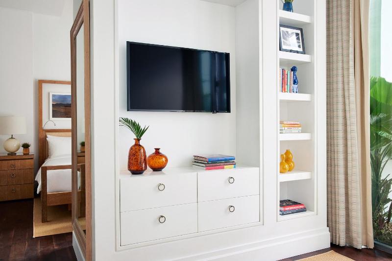 Classic King Suite image 4