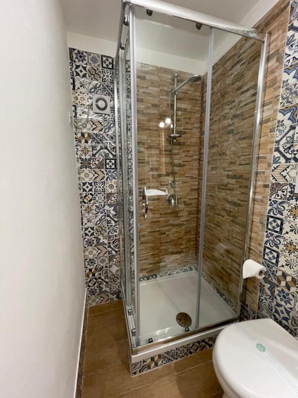 Double Room image 3