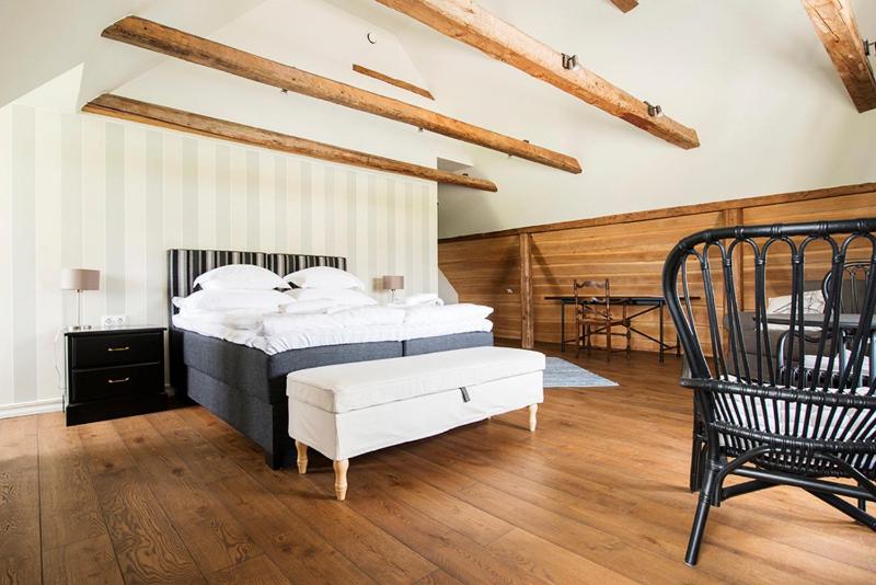 Deluxe Double or Twin Room with Sea View image 4