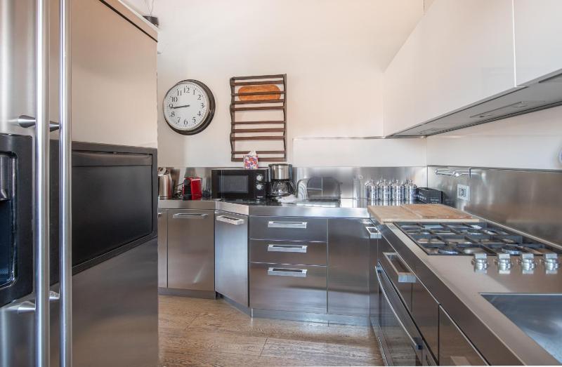 Stunning top floor flat in the heart of Verona - image 14