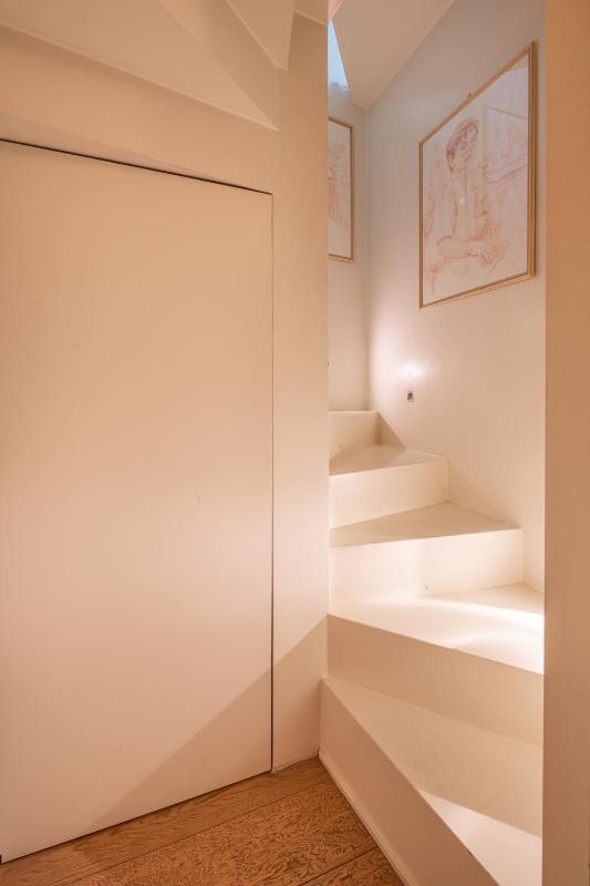 Stunning top floor flat in the heart of Verona - image 15