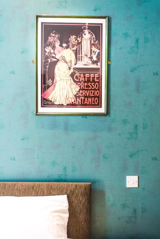 King Room image 4