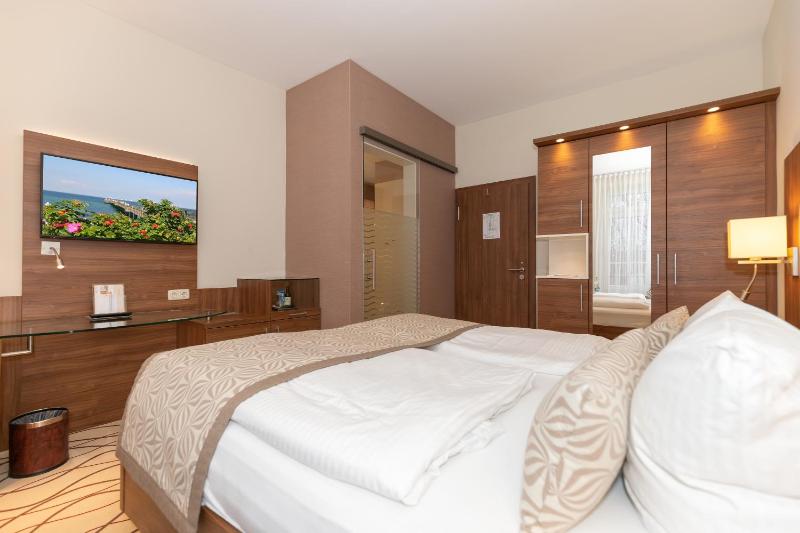 Smart Double Room image 4